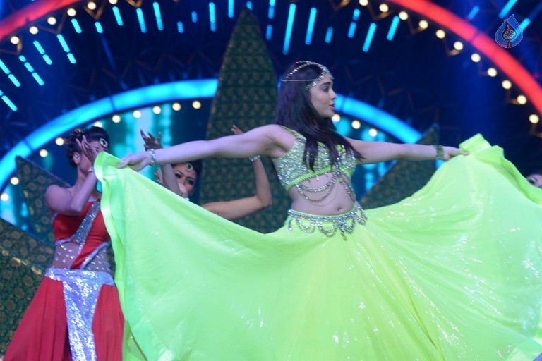 Celebrities at IIFA Utsavam Awards 2016 - 65 / 101 photos