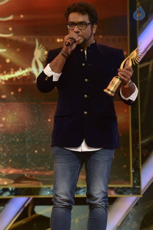 Celebrities at IIFA Utsavam Awards 2016 - 80 / 101 photos