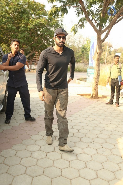 Celebrities at Infinity Ride 2016  - 10 / 81 photos