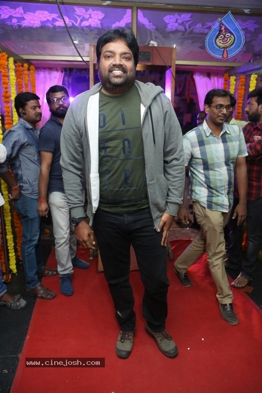 Celebrities at Jawaan Movie Premier Show - 12 / 35 photos