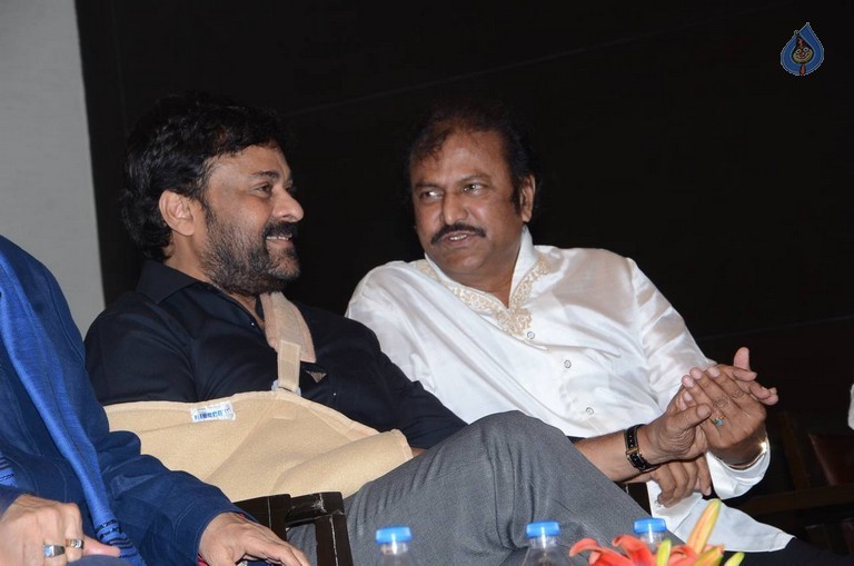 Celebrities at Khamosh Book Launch - 2 / 107 photos