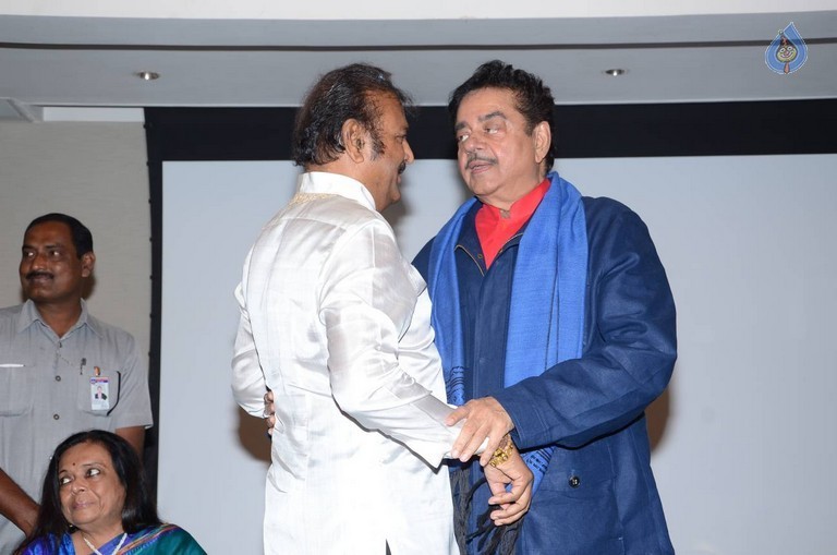 Celebrities at Khamosh Book Launch - 4 / 107 photos