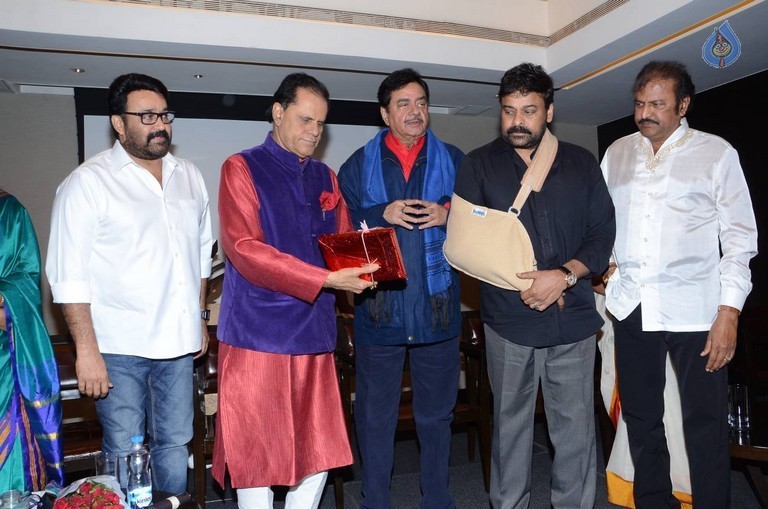 Celebrities at Khamosh Book Launch - 8 / 107 photos