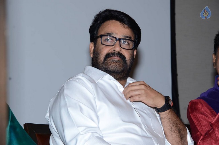 Celebrities at Khamosh Book Launch - 18 / 107 photos