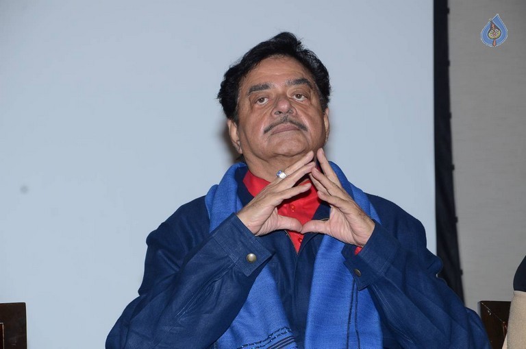 Celebrities at Khamosh Book Launch - 29 / 107 photos