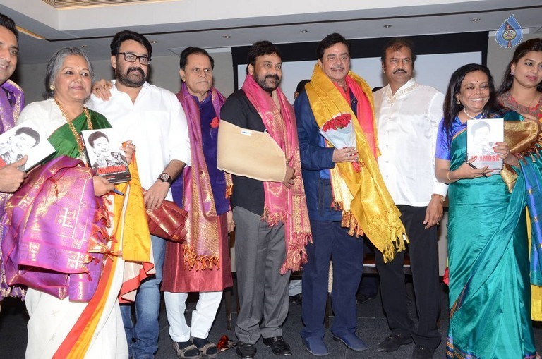 Celebrities at Khamosh Book Launch - 44 / 107 photos