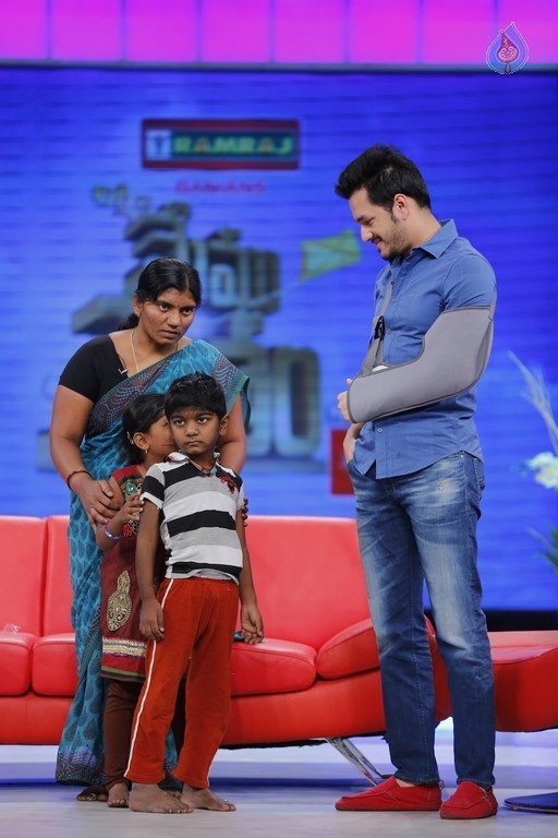 Celebrities at Memu Saitam 2016 - 12 / 124 photos