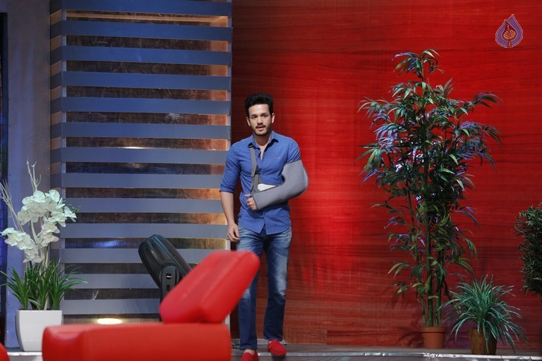 Celebrities at Memu Saitam 2016 - 16 / 124 photos