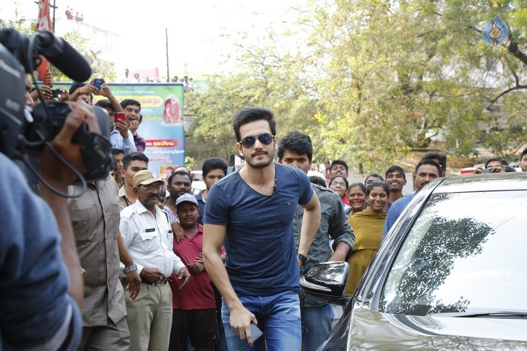 Celebrities at Memu Saitam 2016 - 95 / 124 photos