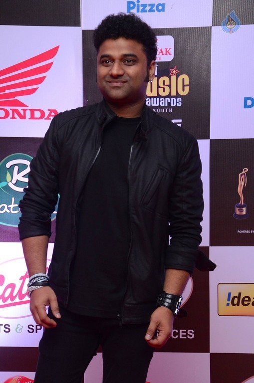 Celebrities at Mirchi Music Awards 2 - 22 / 60 photos