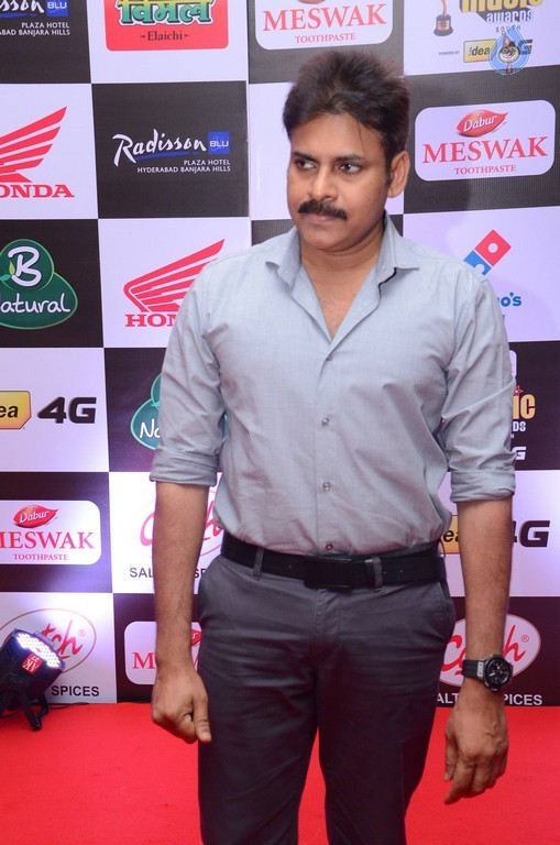 Celebrities at Mirchi Music Awards 2 - 23 / 60 photos