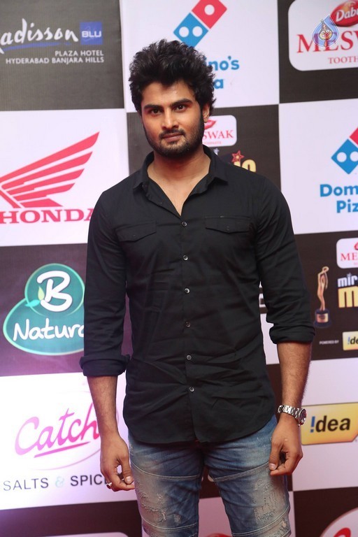 Celebrities at Mirchi Music Awards 2 - 40 / 60 photos