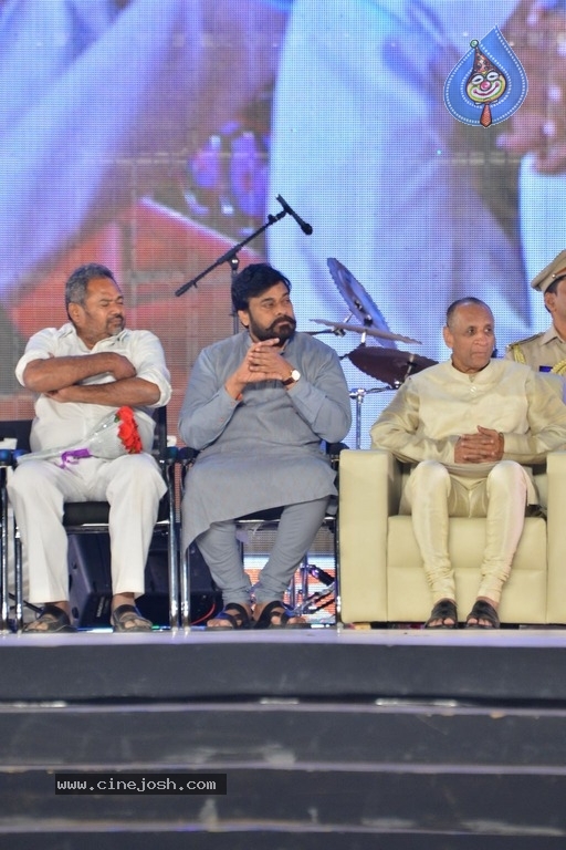 Celebrities at Prapancha Telugu MahaSabhalu Photos - 16 / 82 photos