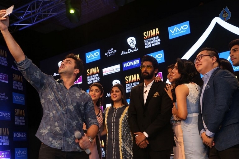 Celebrities at SIIMA Short Film Awards - 101 / 120 photos