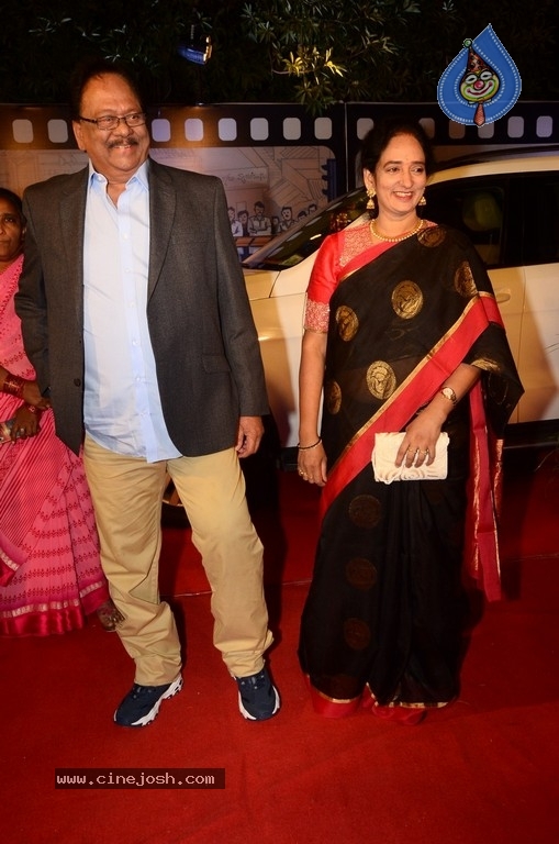 Celebrities at Zee Cine Awards 2018 Photos - 36 / 58 photos