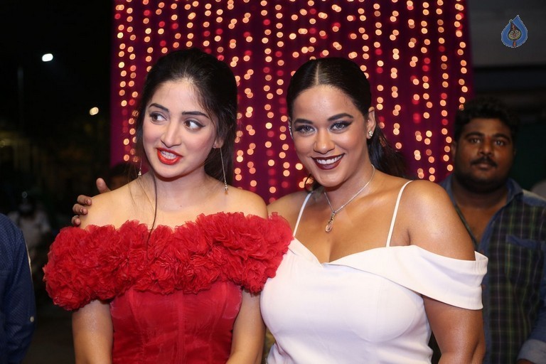 Celebrities at Zee Telugu Apsara Awards 1 - 30 / 41 photos