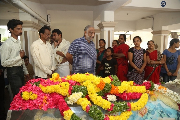 Celebrities Pay Homage To Director B Jaya Set 3 - 16 / 19 photos