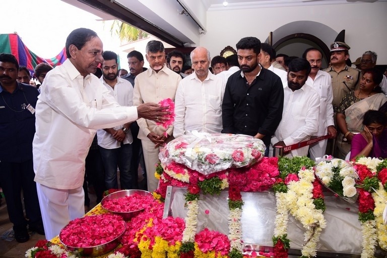 Celebrities Pay Homage To Nandamuri Harikrishna Set 2 - 23 / 30 photos