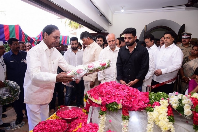 Celebrities Pay Homage To Nandamuri Harikrishna Set 2 - 26 / 30 photos
