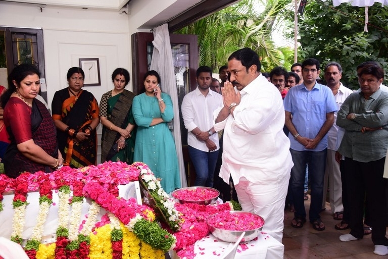 Celebrities Pay Homage To Nandamuri Harikrishna Set 5 - 7 / 35 photos