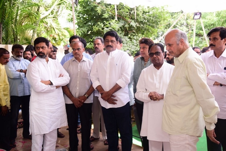 Celebrities Pay Homage To Nandamuri Harikrishna Set 5 - 26 / 35 photos