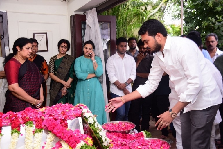 Celebrities Pay Homage To Nandamuri Harikrishna Set 5 - 30 / 35 photos