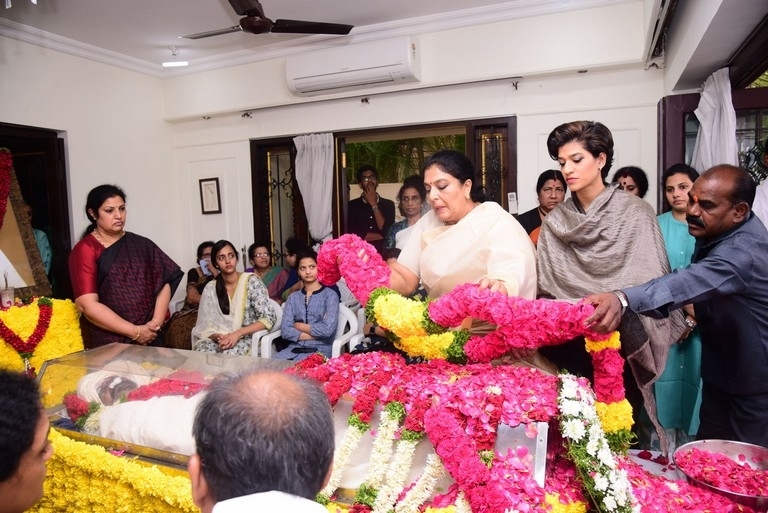 Celebrities Pay Homage To Nandamuri Harikrishna Set 6 - 1 / 40 photos