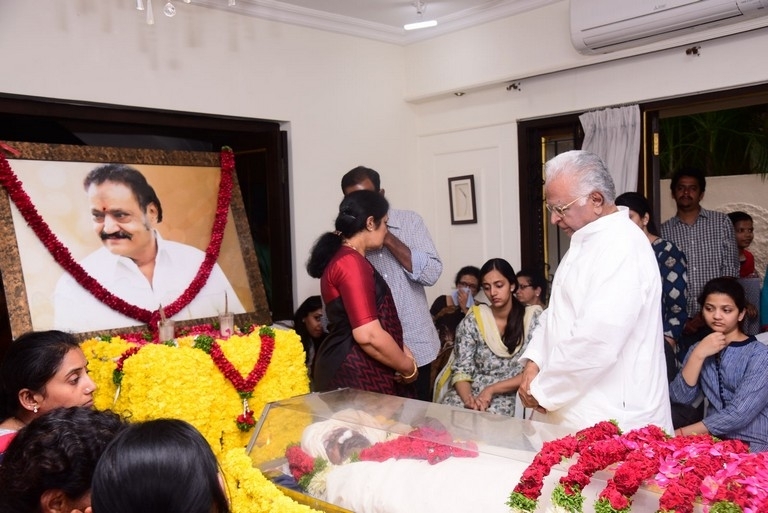Celebrities Pay Homage To Nandamuri Harikrishna Set 6 - 14 / 40 photos