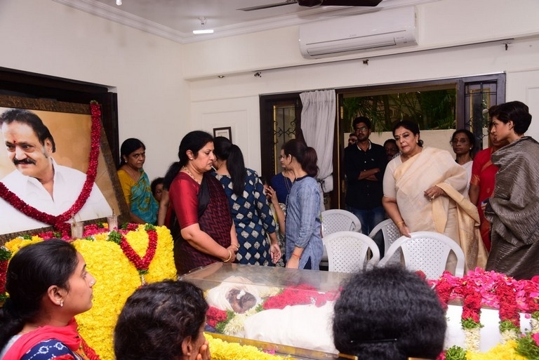 Celebrities Pay Homage To Nandamuri Harikrishna Set 6 - 37 / 40 photos