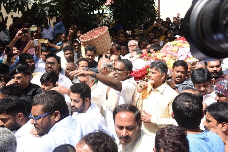 Celebrities Pay Homage To Nandamuri Harikrishna Set 8 - 23 / 51 photos