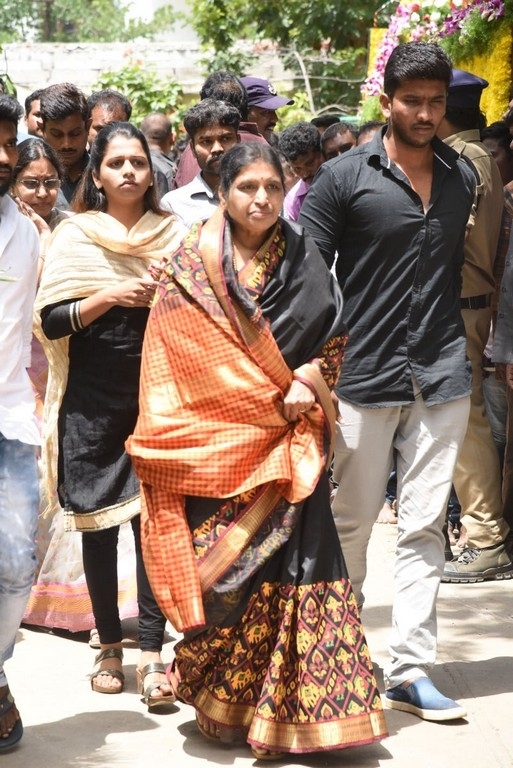 Celebrities Pay Homage To Nandamuri Harikrishna Set 8 - 28 / 51 photos