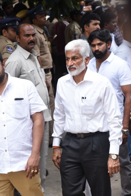 Celebrities Pay Homage To Nandamuri Harikrishna Set 8 - 29 / 51 photos