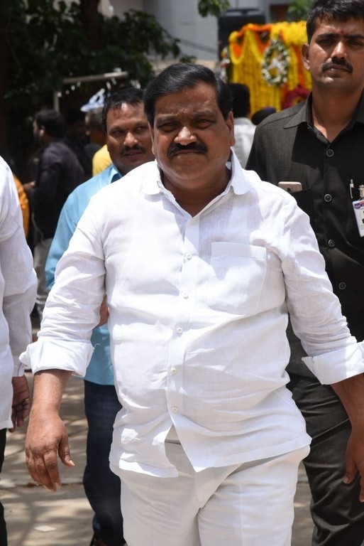 Celebrities Pay Homage To Nandamuri Harikrishna Set 8 - 30 / 51 photos