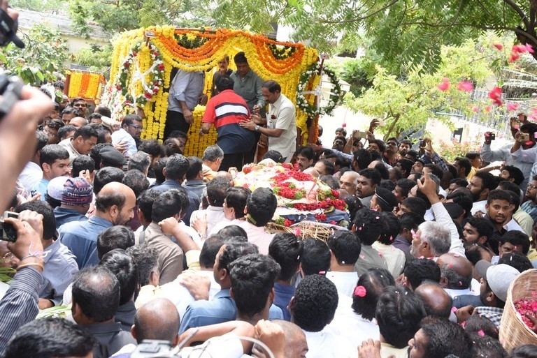 Celebrities Pay Homage To Nandamuri Harikrishna Set 8 - 33 / 51 photos