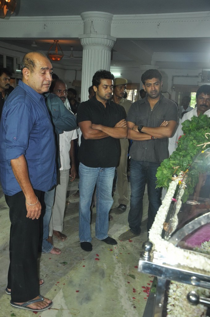 Celebrities Pay Last Respects to Manjula - 23 / 219 photos