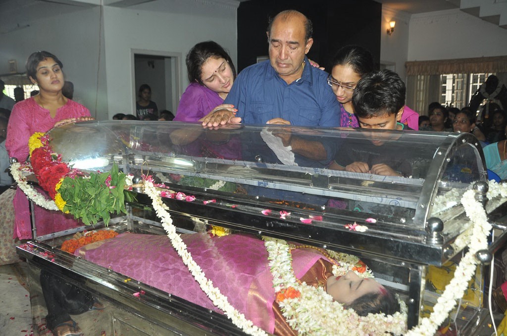 Celebrities Pay Last Respects to Manjula - 28 / 219 photos