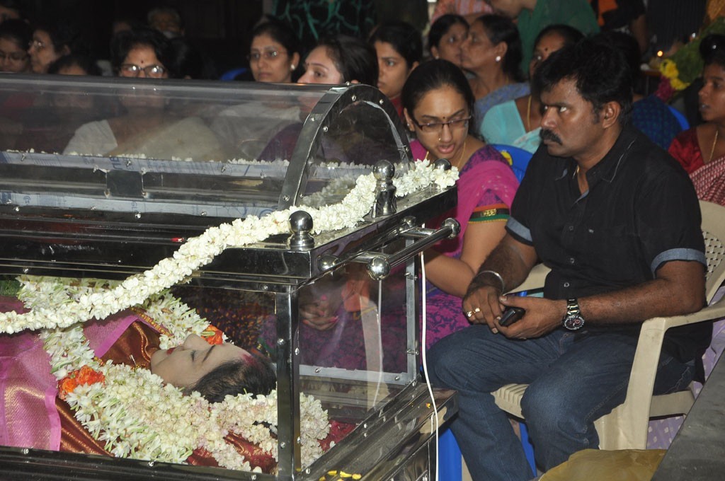 Celebrities Pay Last Respects to Manjula - 32 / 219 photos