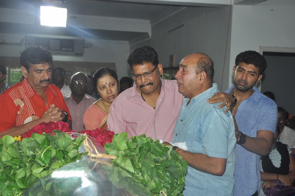 Celebrities Pay Last Respects to Manjula - 34 / 219 photos
