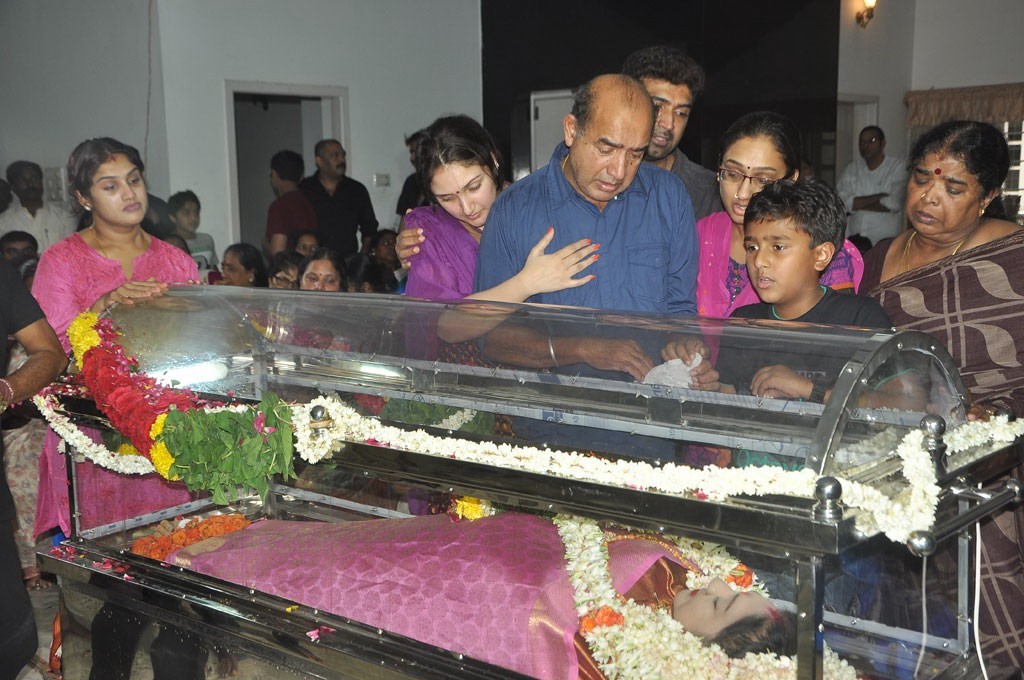Celebrities Pay Last Respects to Manjula - 40 / 219 photos