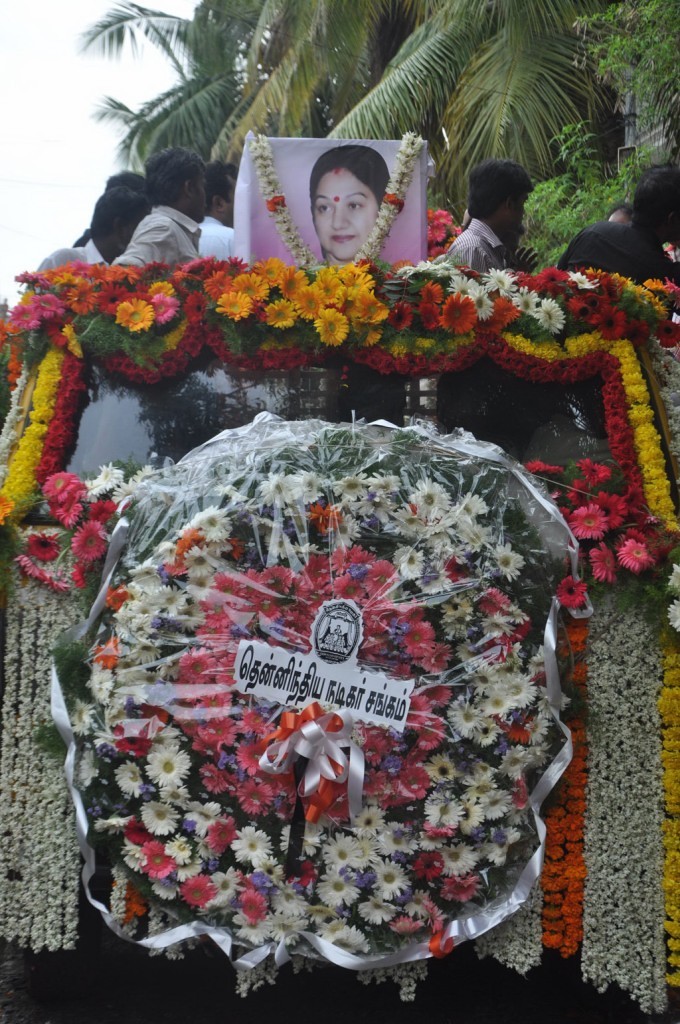 Celebrities Pay Last Respects to Manjula - 83 / 219 photos