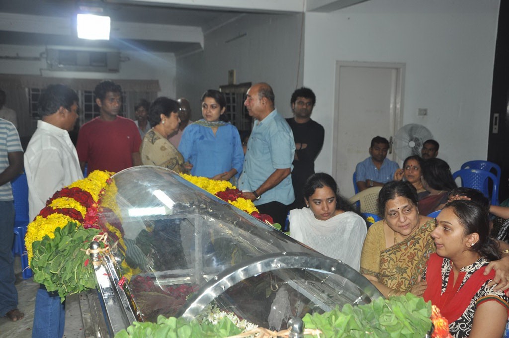 Celebrities Pay Last Respects to Manjula - 130 / 219 photos