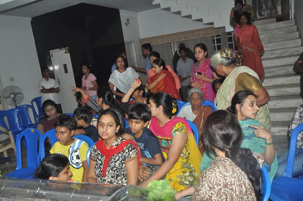 Celebrities Pay Last Respects to Manjula - 135 / 219 photos