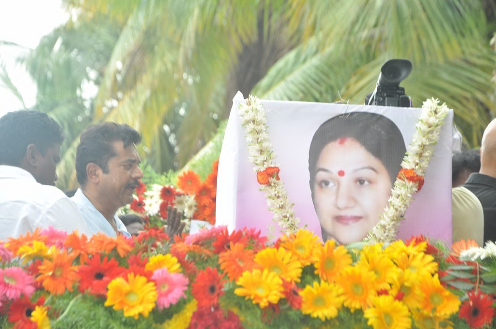 Celebrities Pay Last Respects to Manjula - 144 / 219 photos