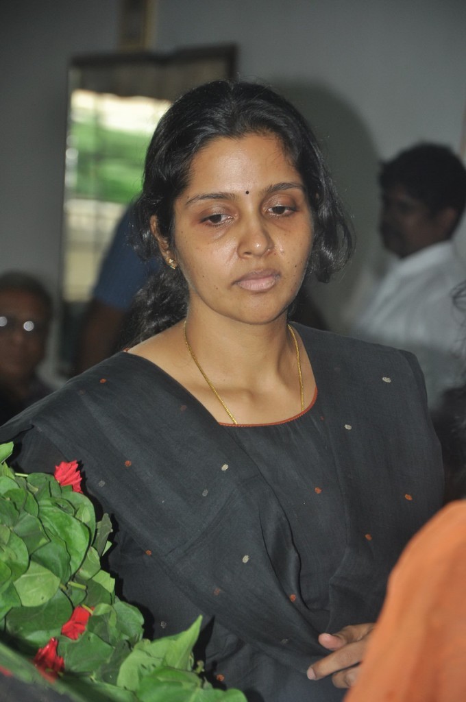 Celebrities Pay Last Respects to Manjula - 146 / 219 photos