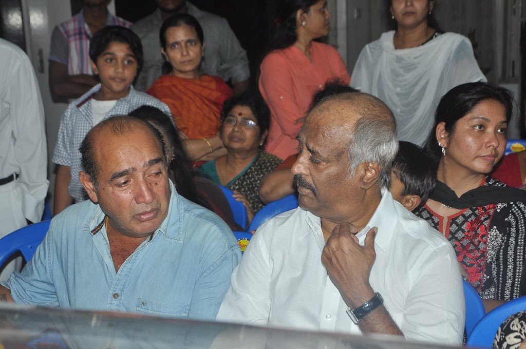 Celebrities Pay Last Respects to Manjula - 147 / 219 photos