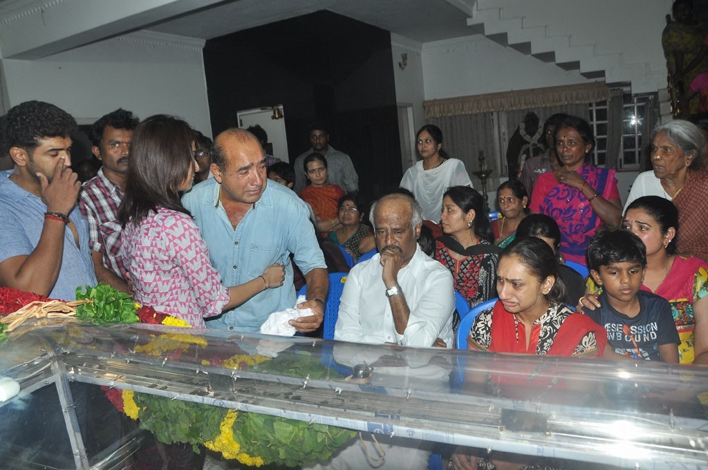 Celebrities Pay Last Respects to Manjula - 151 / 219 photos