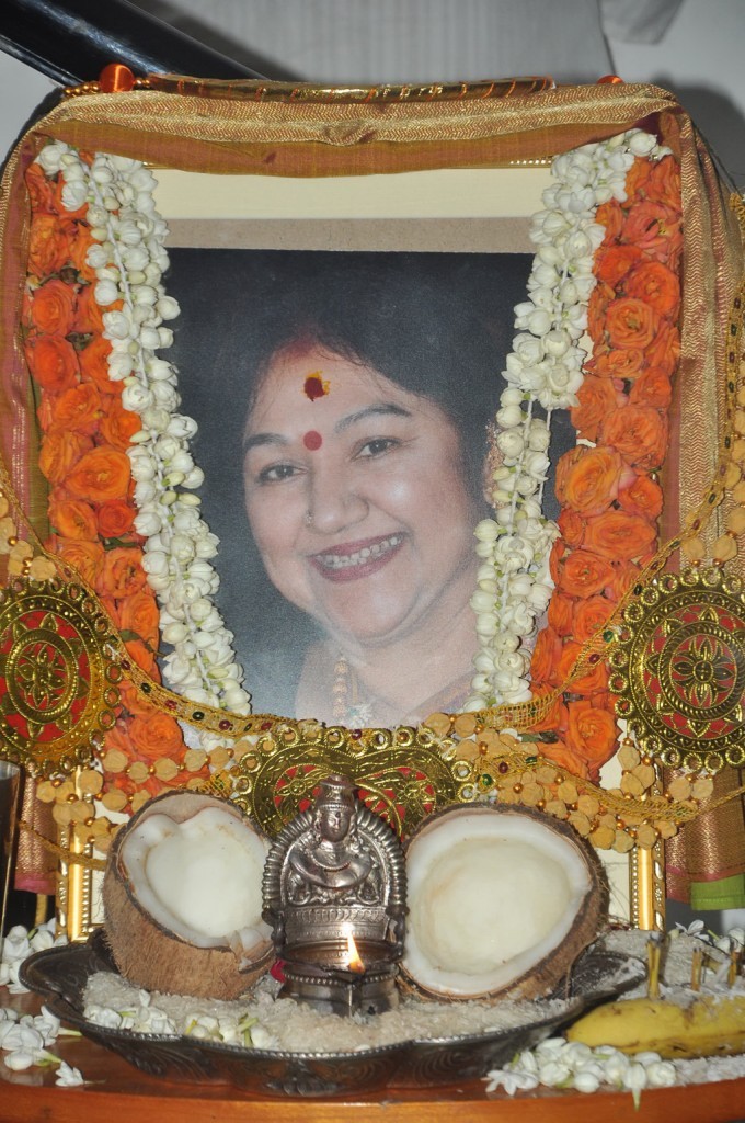 Celebrities Pay Last Respects to Manjula - 174 / 219 photos