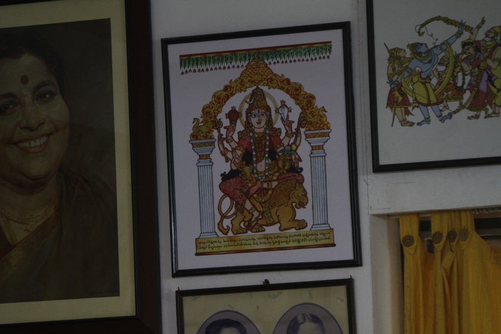 Celebrities Pay Tributes to Bapu - 52 / 102 photos