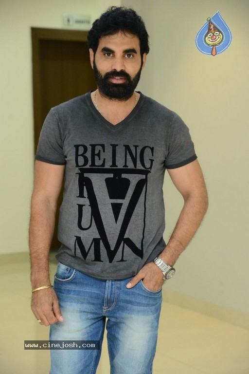 Celebrities Watch Next Nuvve Movie - 34 / 53 photos