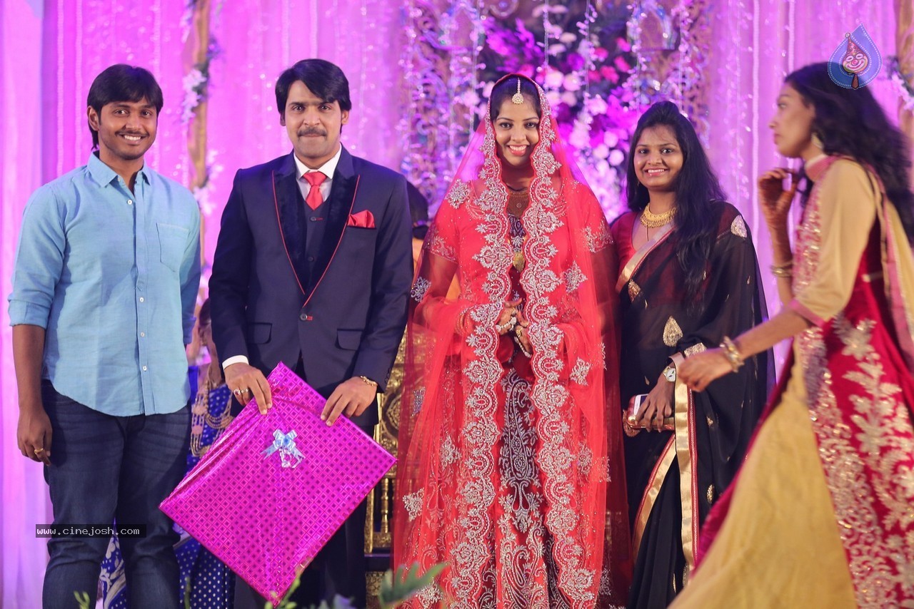 Celebs at Ali Brother Khayum Wedding Reception 02 - 67 / 165 photos